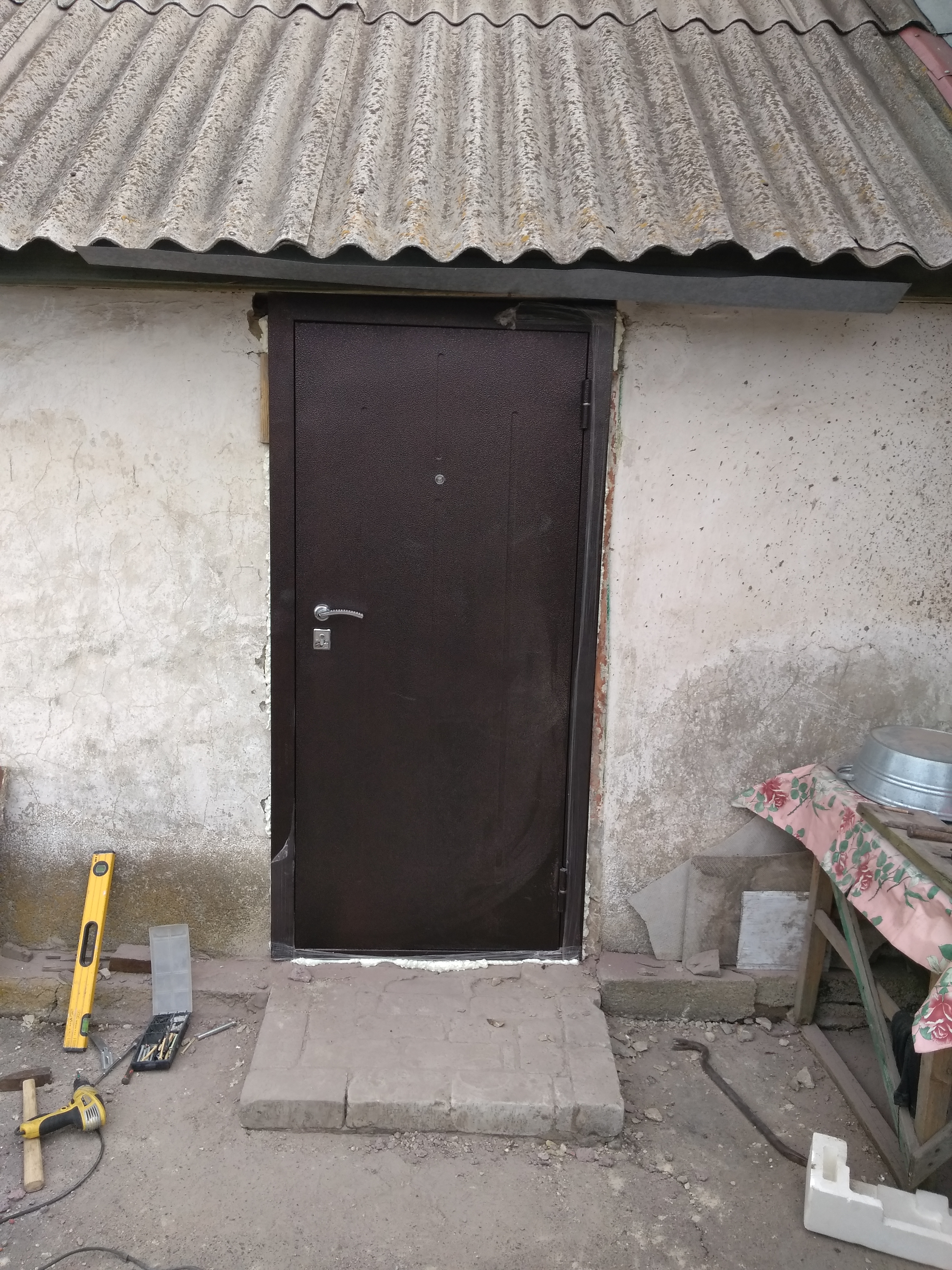 Уличная сторона двери