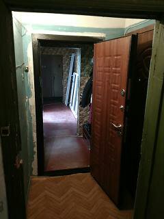 Открытая дверь