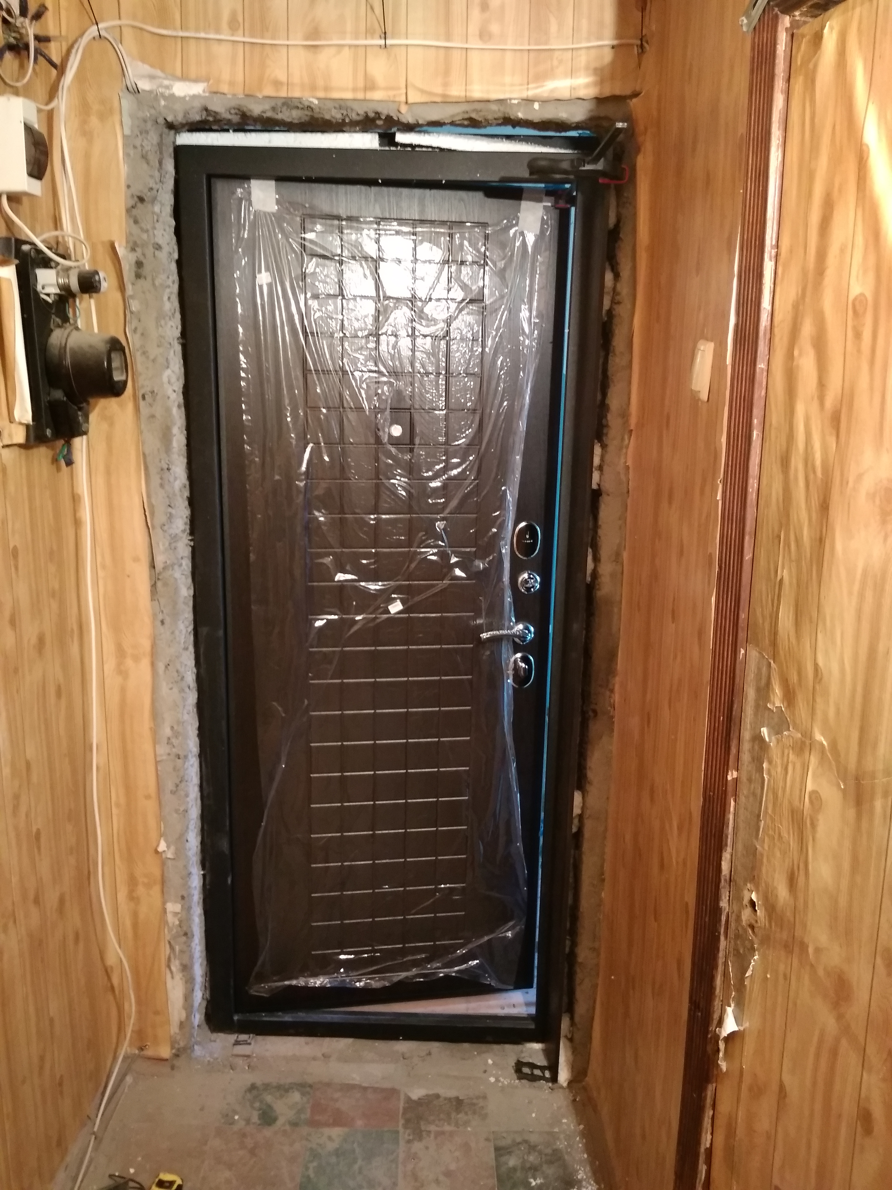 Открытая дверь