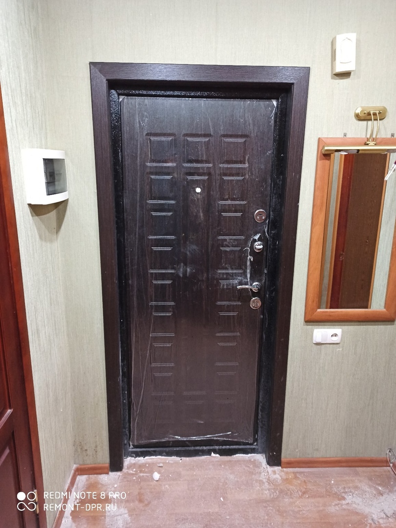 Установка входной двери Донецк. Купить в Харцызске.